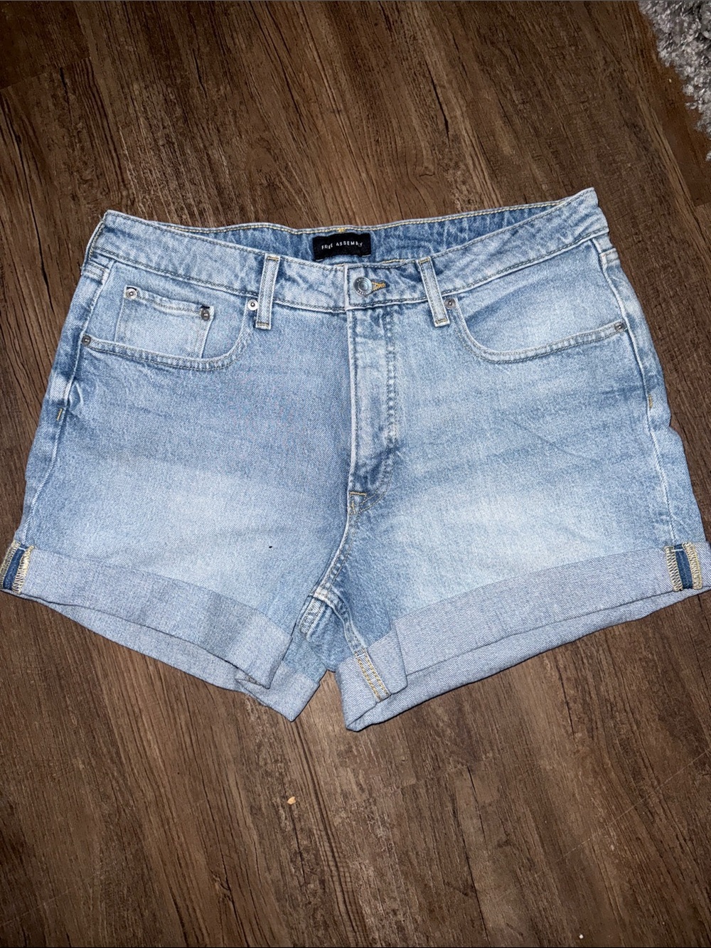 Light Wash Rolled-Hem Denim Shorts - Women